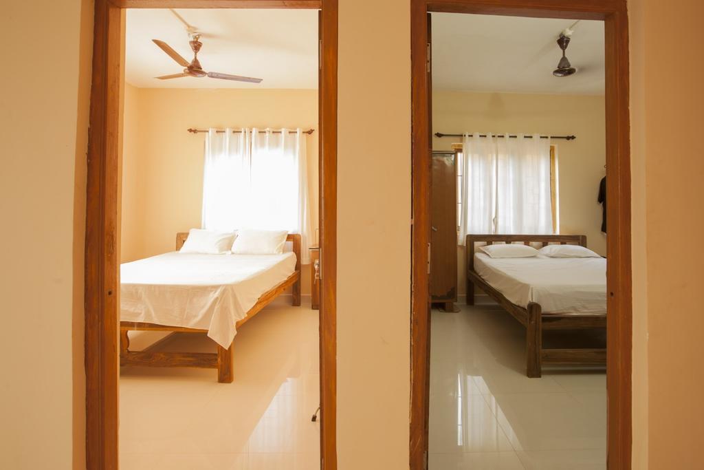 Fatima'S Guesthouse อากอนดา ภายนอก รูปภาพ
